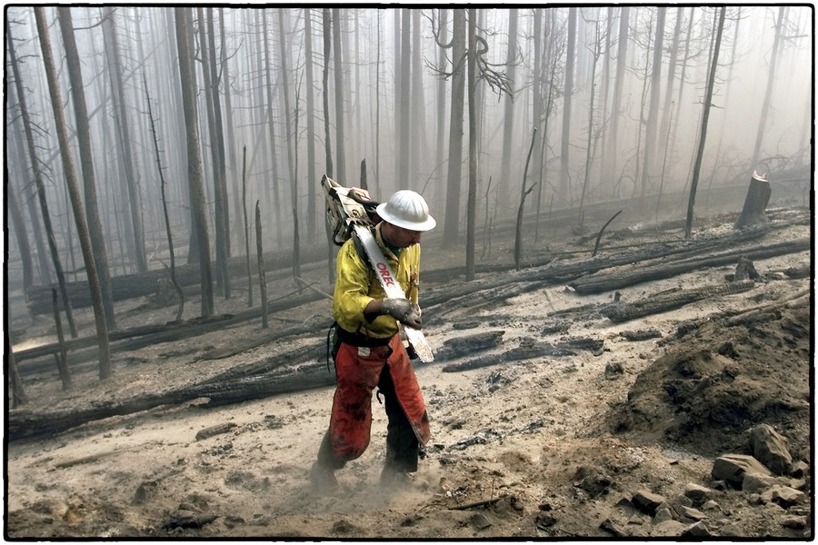 A member of a hot-shot crew fire  battles a wild fire, Idaho. : Aftermath sessions : Oklahoma City Editorial and Documentary Photographer 